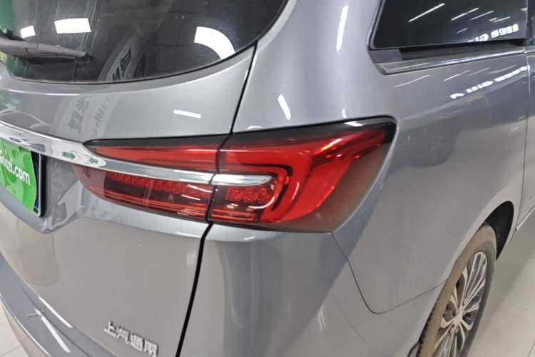 Used Buick GL8 2021 Land Cruiser Executive Class 652T Prestige Edition with Welfare Features Right Rear Taillight