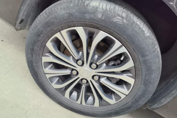 Used Buick GL8 2021 Land Cruiser Executive Class 652T Smart Luxury Model Right Rear Wheel Hub