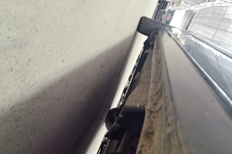 Used Buick GL8 2021 Land Cruiser Executive Class 652T Smart Luxury Model Right Side Sill