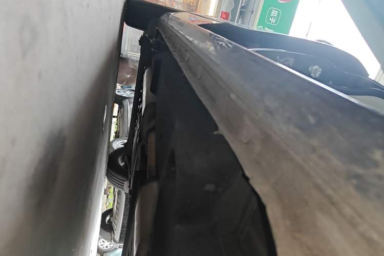 Used Buick GL8 2021 Land Cruiser Executive 652T Premium Model Right Side Sill