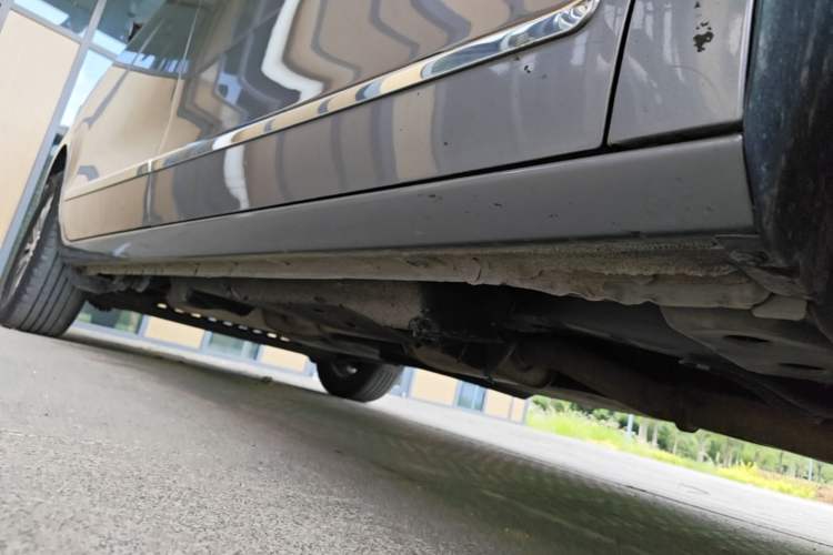 Used Buick GL8 2021 Land Cruiser Executive Class 652T Luxury Model Right Side Sill