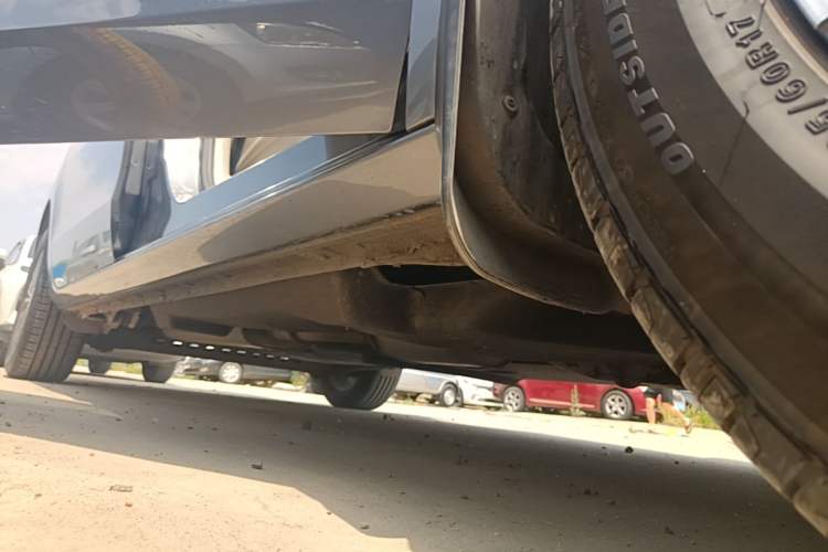 Used Buick GL8 2021 Land Cruiser Executive Class 652T Comfort Model Right Side Sill