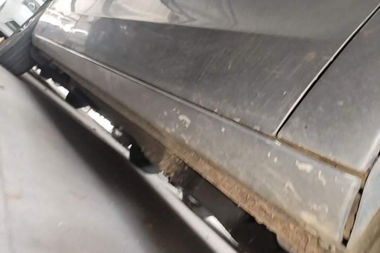 Used Buick GL8 2021 Land Cruiser Executive Class 652T Comfort Model Right Side Sill