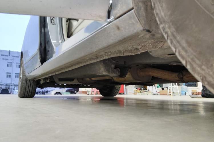 Used Buick GL8 2021 Land Cruiser Executive 652T Premium Model Right Side Sill