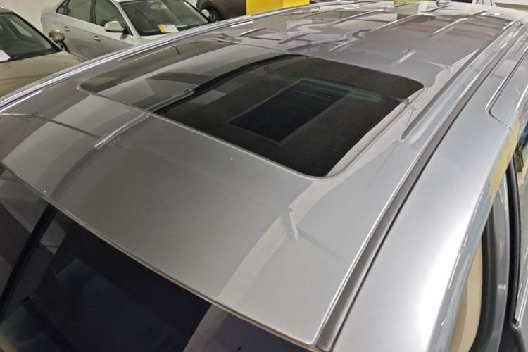 Used Buick GL8 2021 Land Cruiser Executive Class 652T Luxury Model Roof