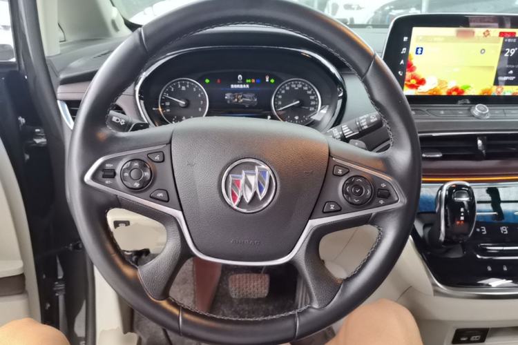Used Buick GL8 2021 Land Cruiser Executive Class 652T Smart Luxury Model Steering Wheel