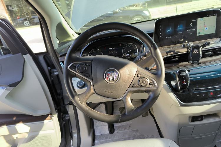 Used Buick GL8 2021 Land Cruiser Executive Class 652T Luxury Model Steering Wheel