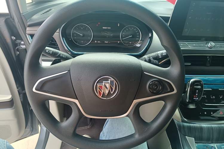 Used Buick GL8 2021 Land Cruiser Executive Class 652T Comfort Model Steering Wheel