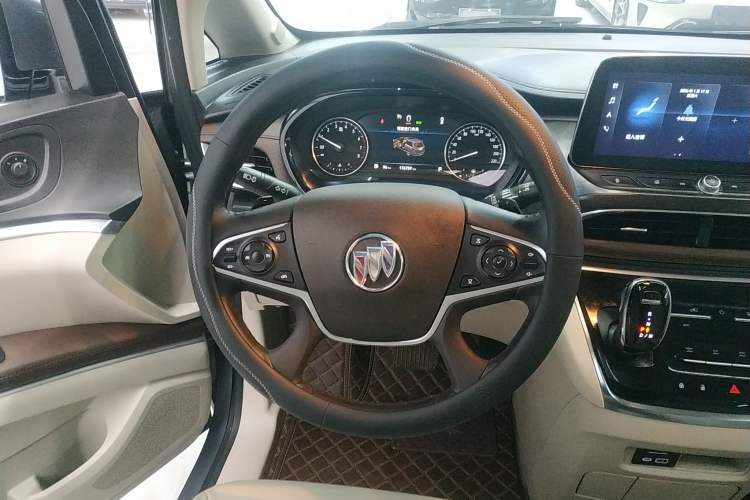 Used Buick GL8 2021 Land Cruiser Executive Class 652T Luxury Model Steering Wheel