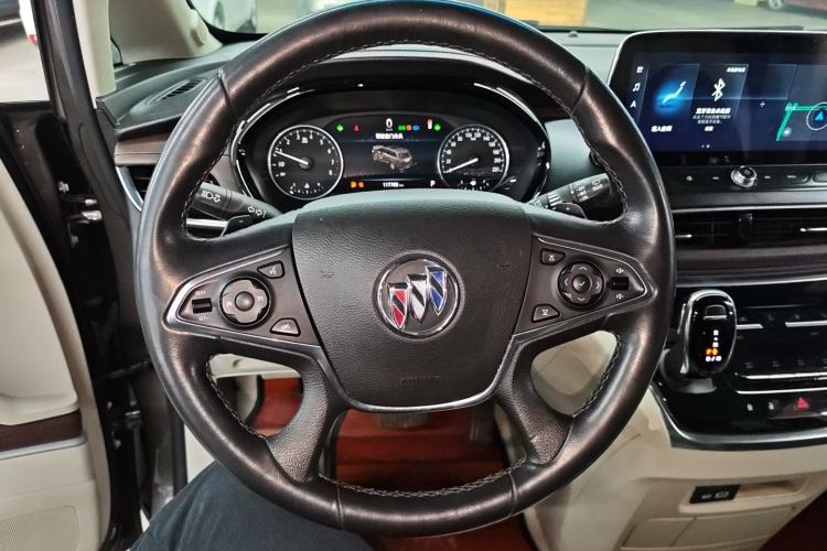 Used Buick GL8 2021 Land Cruiser Executive Class 652T Luxury Model Steering Wheel