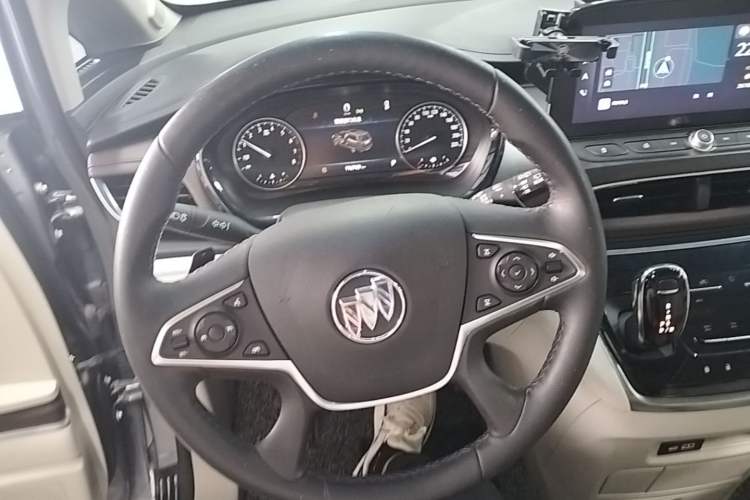 Used Buick GL8 2021 Land Cruiser Executive Class 652T Luxury Model Steering Wheel