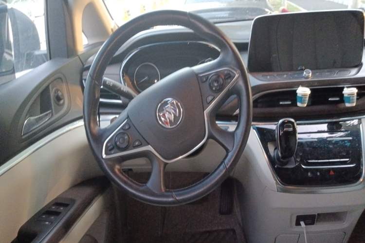 Used Buick GL8 2021 Land Cruiser Executive 652T Premium Model Steering Wheel