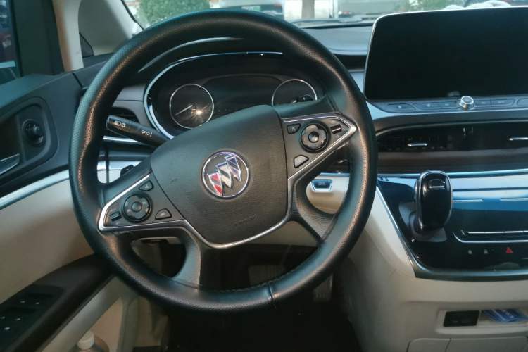 Used Buick GL8 2021 Land Cruiser Executive Class 652T Smart Luxury Model Steering Wheel