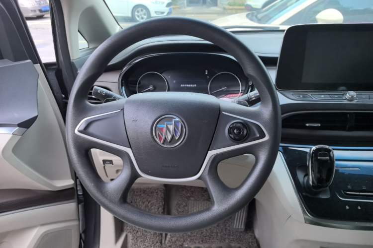 Used Buick GL8 2021 Land Cruiser Executive Class 652T Comfort Model Steering Wheel