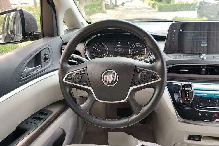 Used Buick GL8 2021 Land Cruiser Executive Class 652T Luxury Model Steering Wheel