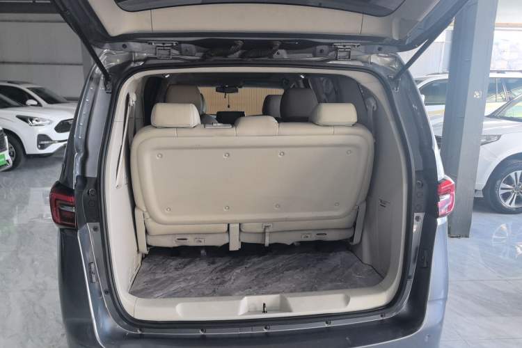 Used Buick GL8 2021 Land Cruiser Executive Class 652T Comfort Model Trunk