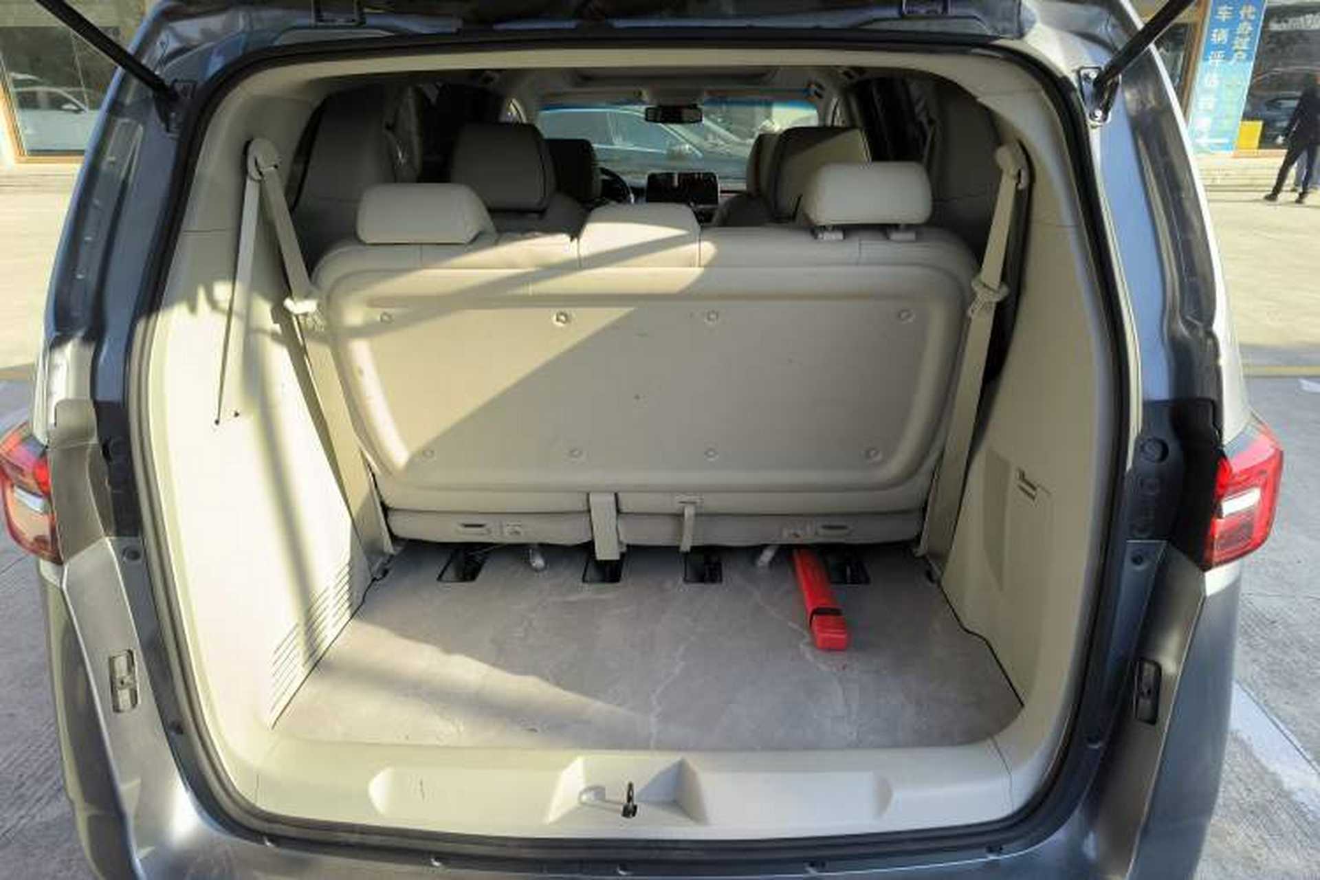 Used Buick GL8 2021 Land Cruiser Executive Class 652T Luxury Model Trunk
