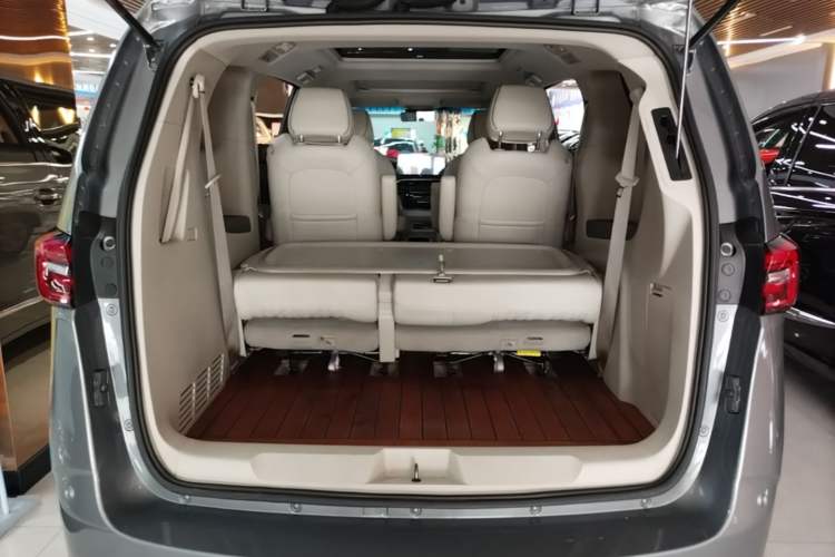 Used Buick GL8 2021 Land Cruiser Executive 652T Premium Model Trunk