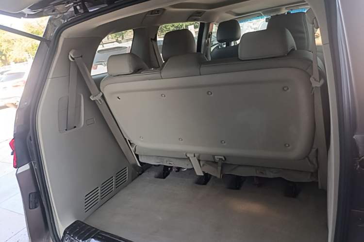 Used Buick GL8 2021 Land Cruiser Executive Class 652T Comfort Model Trunk
