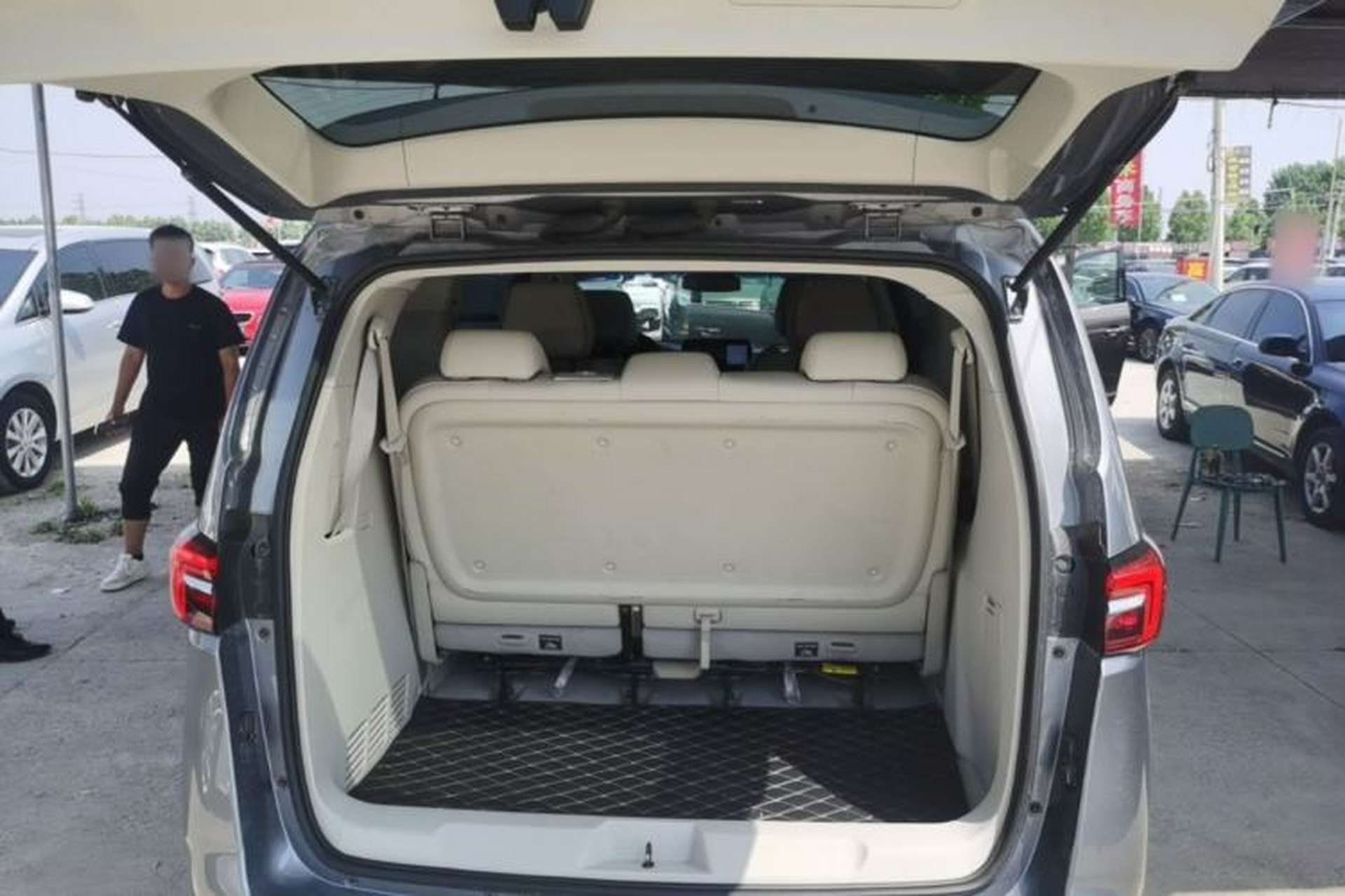 Used Buick GL8 2021 Land Cruiser Executive Class 652T Luxury Model Trunk