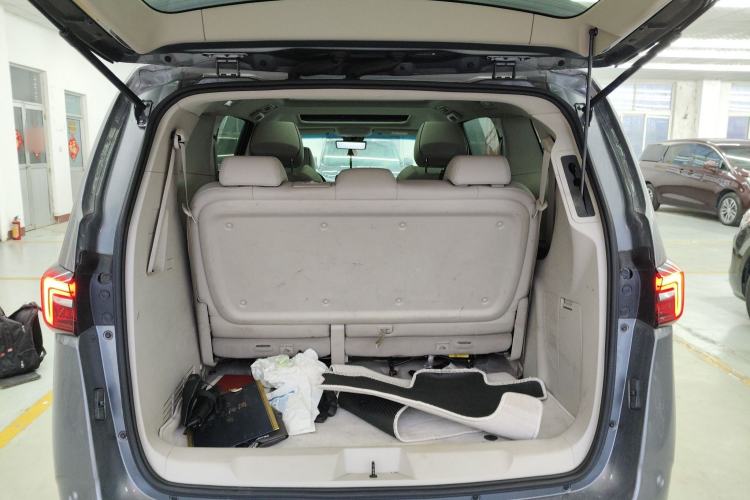 Used Buick GL8 2021 Land Cruiser Executive 652T Premium Model Trunk