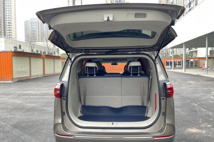 Used Buick GL8 2021 ES Landtrek 653T Comfort Edition Trunk