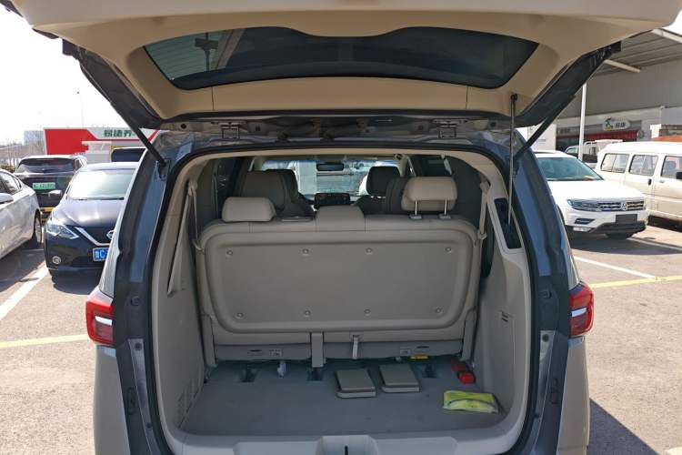 Used Buick GL8 2021 Land Cruiser Executive Class 652T Smart Luxury Model Trunk