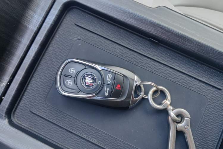Used Buick GL8 2021 Land Cruiser Executive 652T Premium Model Vehicle Key