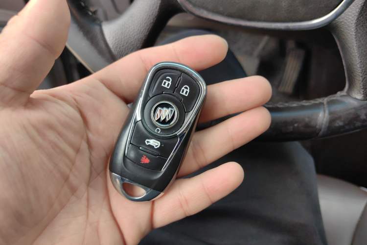 Used Buick GL8 2021 Land Cruiser Executive Class 652T Luxury Model Vehicle Key