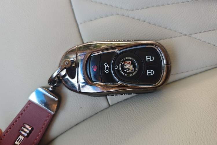 Used Buick GL8 2021 Land Cruiser Executive Class 652T Luxury Model Vehicle Key