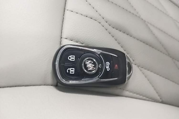Used Buick GL8 2021 Land Cruiser Executive Class 652T Luxury Model Vehicle Key