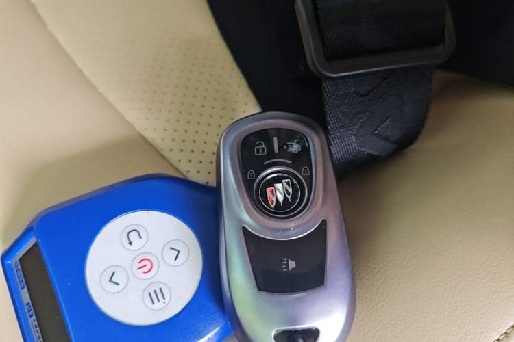Used Buick GL8 2021 Land Cruiser Executive Class 652T Comfort Model Vehicle Key