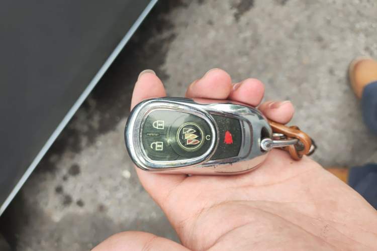 Used Buick GL8 2021 Land Cruiser Executive Class 652T Comfort Model Vehicle Key