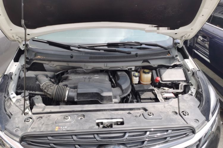 Used Buick GL8 2021 Land Cruiser Executive Class 652T Comfort Model Engine Bay