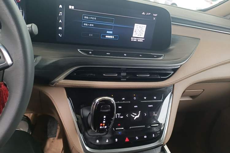 Used Buick GL8 2021 ES Land Cruiser 653T Luxury Edition Audio And AC Panel