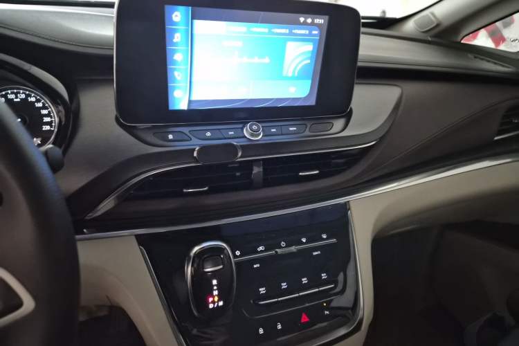 Used Buick GL8 2021 Land Cruiser Executive Class 652T Comfort Model Audio And AC Panel