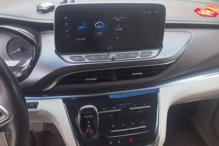 Used Buick GL8 2021 Land Cruiser Executive Class 652T Luxury Model Audio And AC Panel
