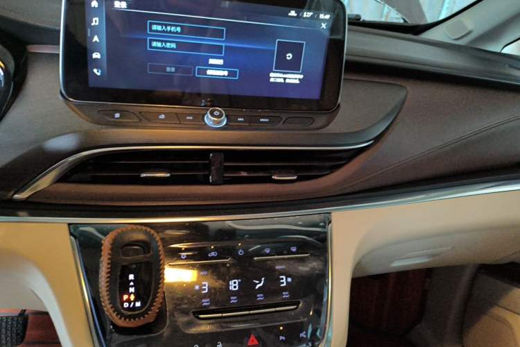 Used Buick GL8 2021 Land Cruiser Executive 652T Premium Model Audio And AC Panel