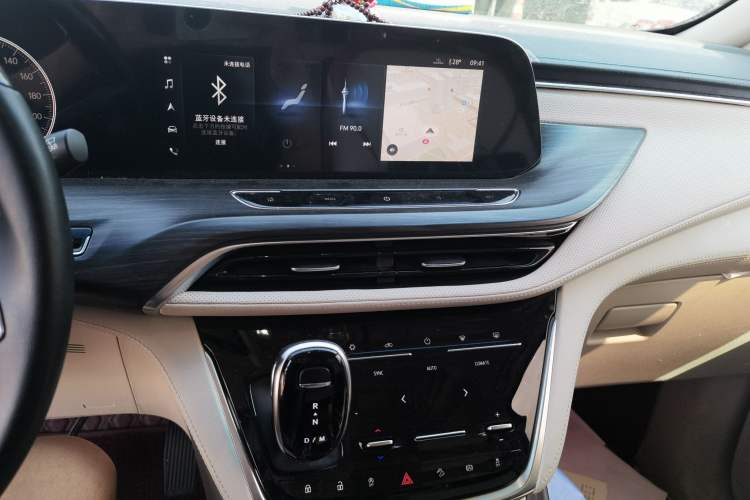 Used Buick GL8 2021 ES Land Cruiser 653T Luxury Edition Audio And AC Panel