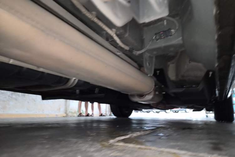 Used Buick GL8 2021 Land Cruiser Executive Class 652T Comfort Model Chassis Rear Right