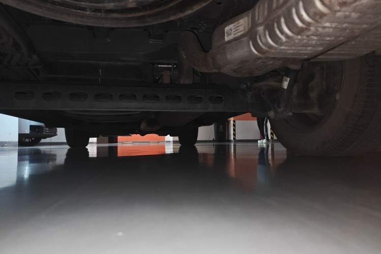 Used Buick GL8 2021 Land Cruiser Executive Class 652T Comfort Model Chassis Rear