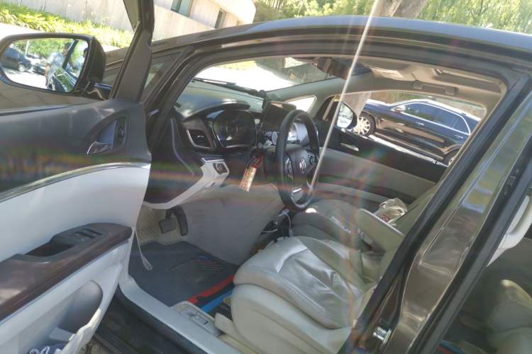 Used Buick GL8 2021 Land Cruiser Executive Class 652T Smart Luxury Model Driver Seat