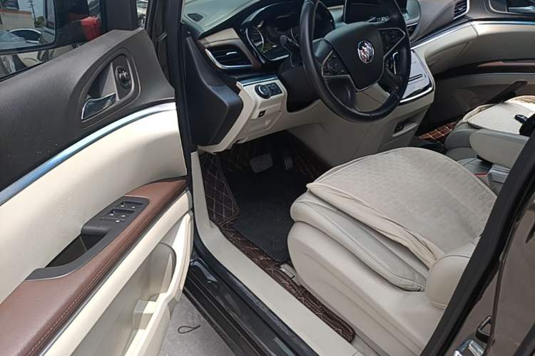 Used Buick GL8 2021 Land Cruiser Executive Class 652T Luxury Model Driver Seat