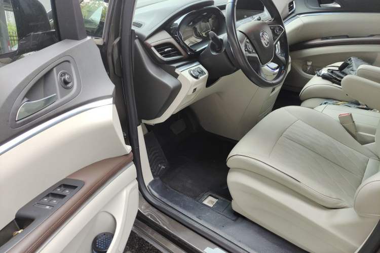Used Buick GL8 2021 Land Cruiser Executive 652T Premium Model Driver Seat