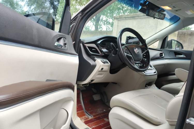 Used Buick GL8 2021 Land Cruiser Executive 652T Premium Model Driver Seat