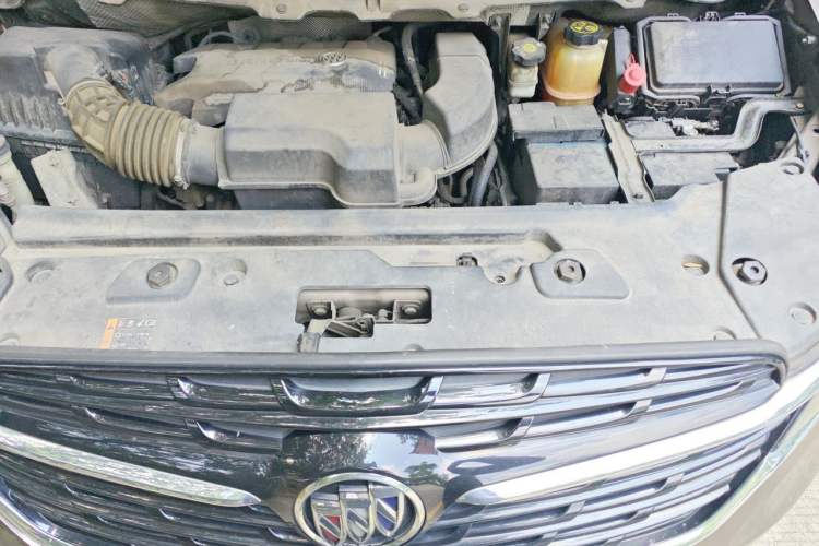 Used Buick GL8 2021 Land Cruiser Executive Class 652T Comfort Model Engine Bay
