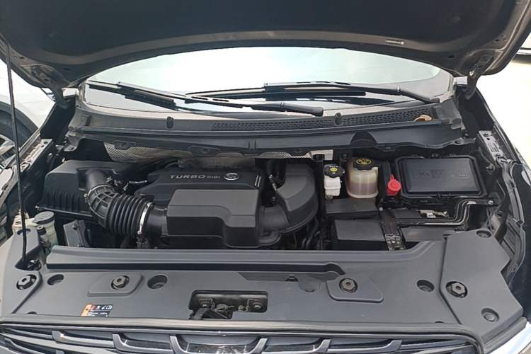 Used Buick GL8 2021 Land Cruiser Executive Class 652T Luxury Model Engine Bay