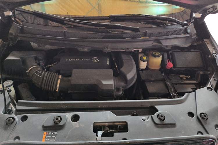 Used Buick GL8 2021 Land Cruiser Executive 652T Premium Model Engine Bay