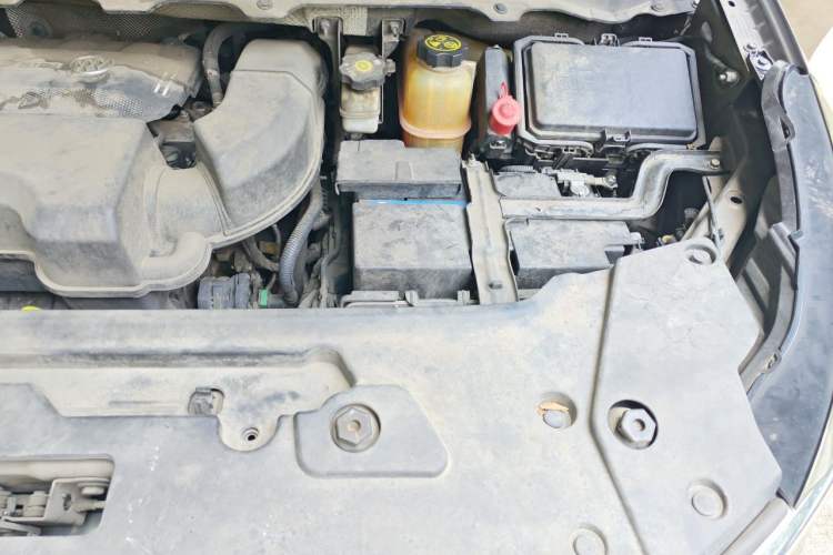 Used Buick GL8 2021 Land Cruiser Executive Class 652T Comfort Model Engine Bay Left