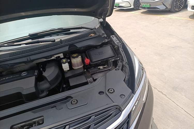 Used Buick GL8 2021 Land Cruiser Executive Class 652T Luxury Model Engine Bay Left